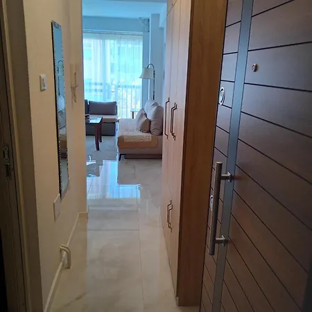 Studio Apartment *