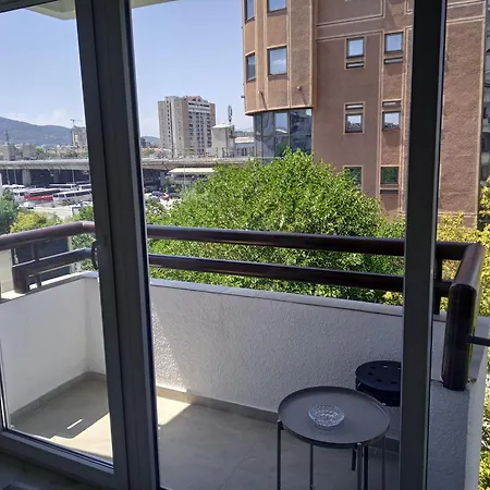 Studio Apartment *